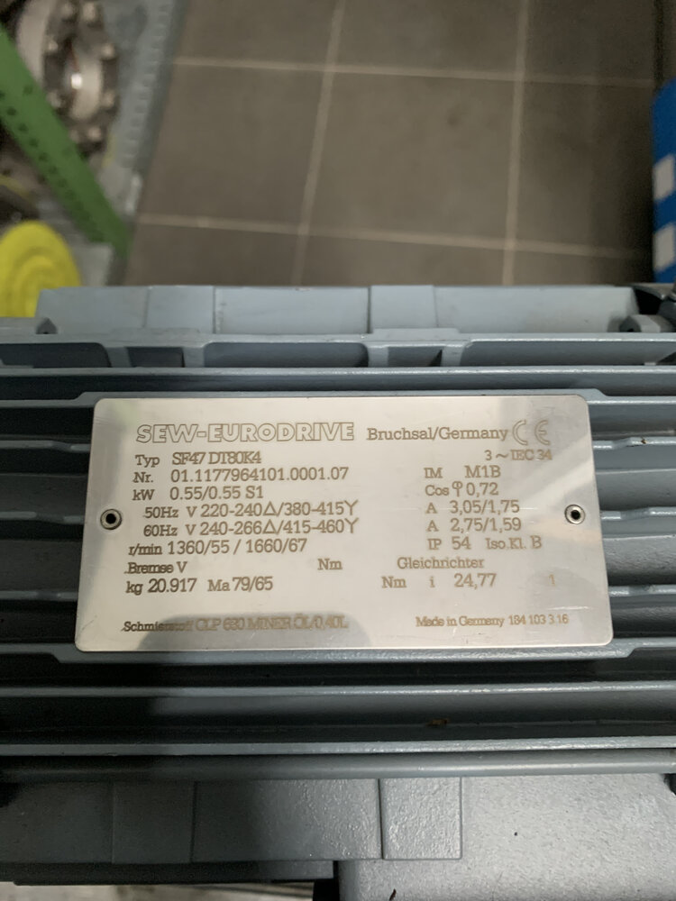 SEW EURODRIVE SF47DT80K4