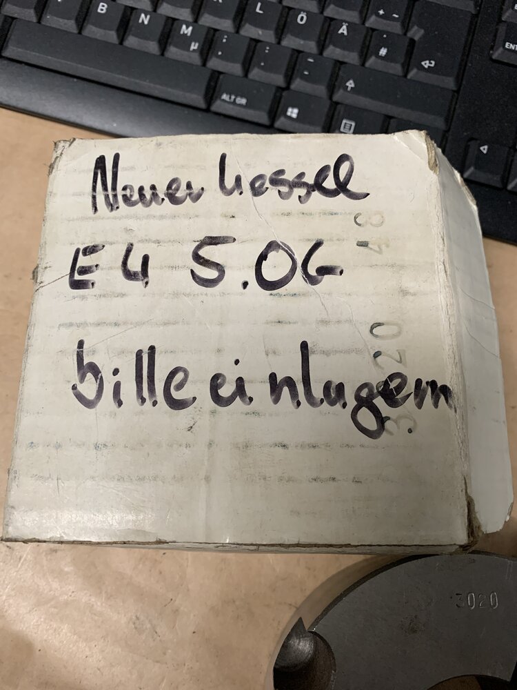 Taper Bush  3020 (48)