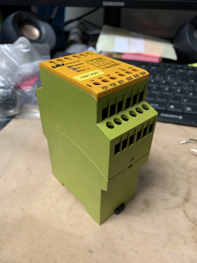 Pilz  PNOZ X3 230VAC24VDC 3NA3/o 1n/c 1so - Bild 3