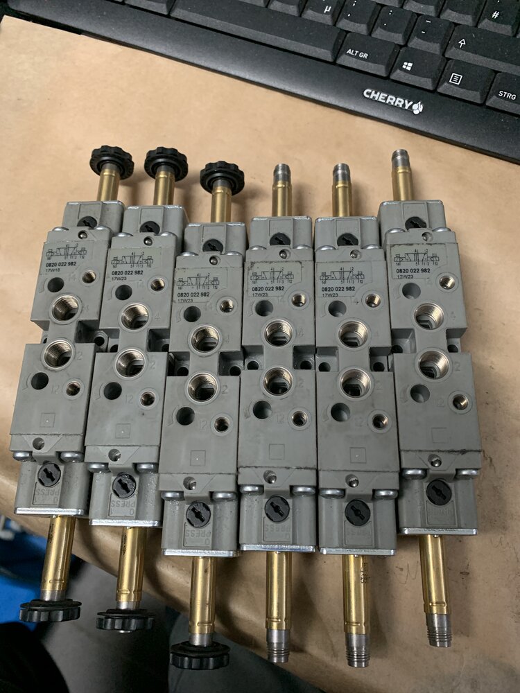 Aventics  0820022982