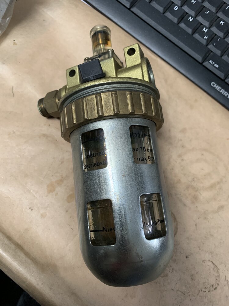 Höchster Ölstand Dn10 PN25  Z410