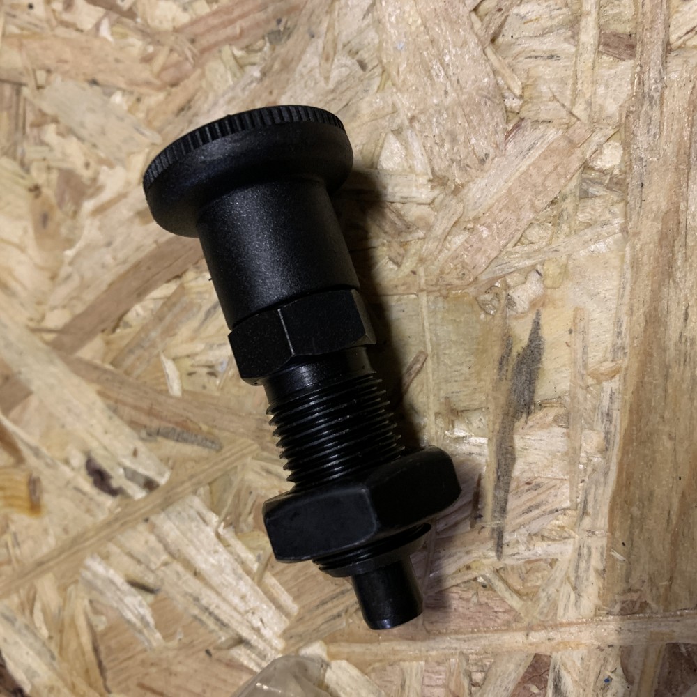 Rastbolzen M16x1,5  bolzendurchmesser 8mm