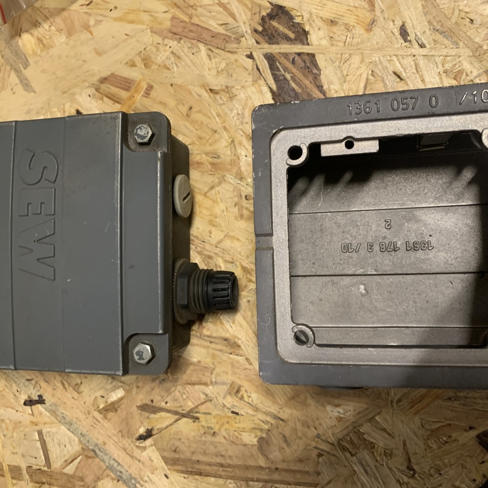 SEW Eurodrive 1361 057 0 /10 (HERC-61)