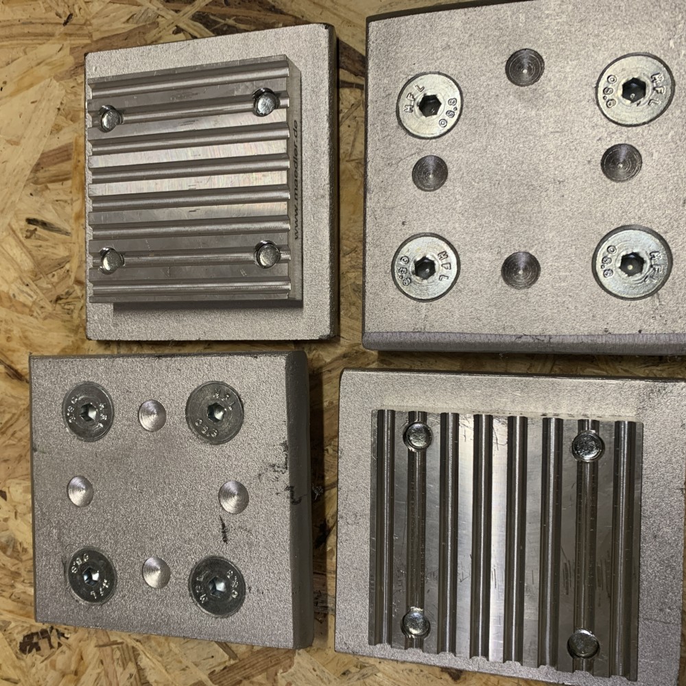 Maedler Klemmplatte für den Zahnriemen 