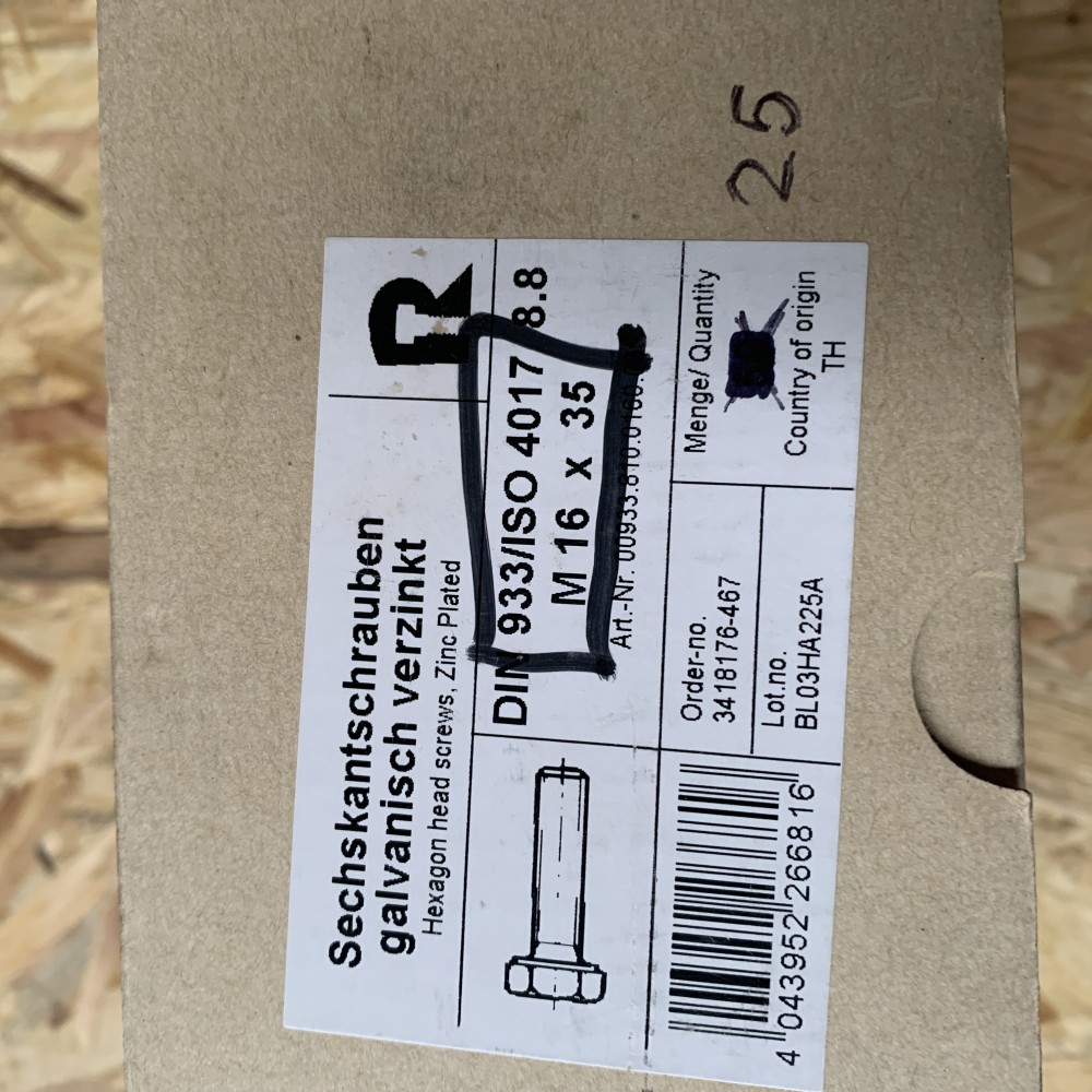 Sechskantschrauben. M16x35 DIN 933