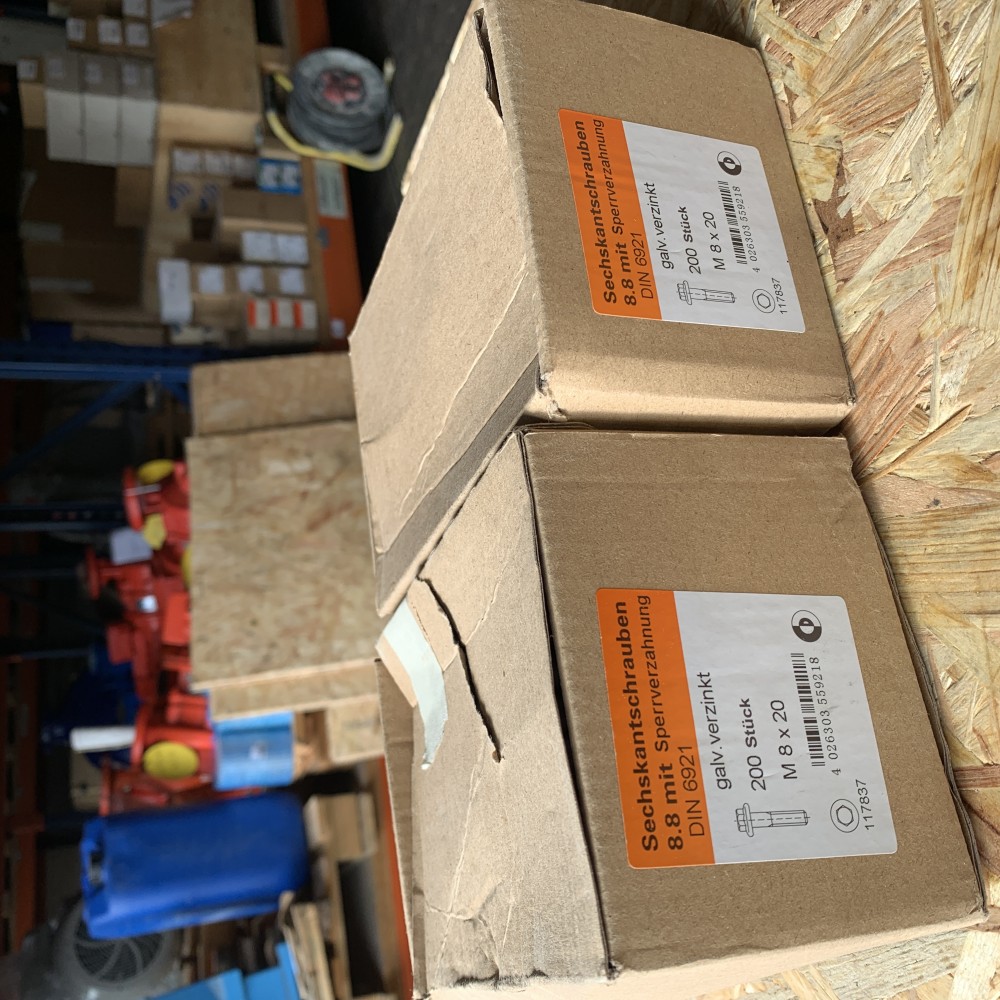 Sechskantschrauben M8x20