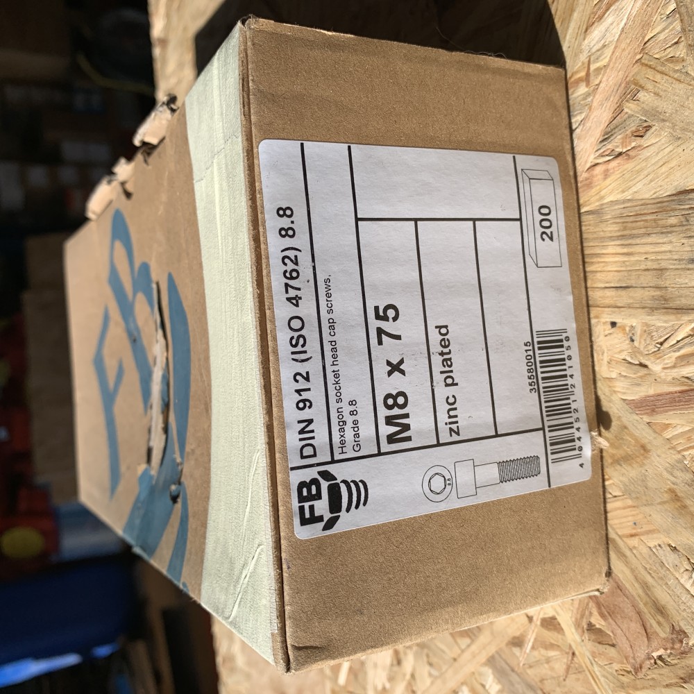 Zylinderschrauben  M8x75