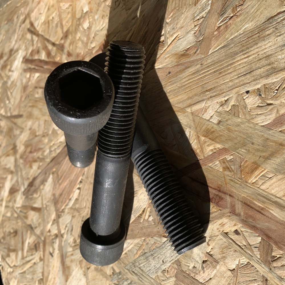 Zylinderschrauben  M20x120