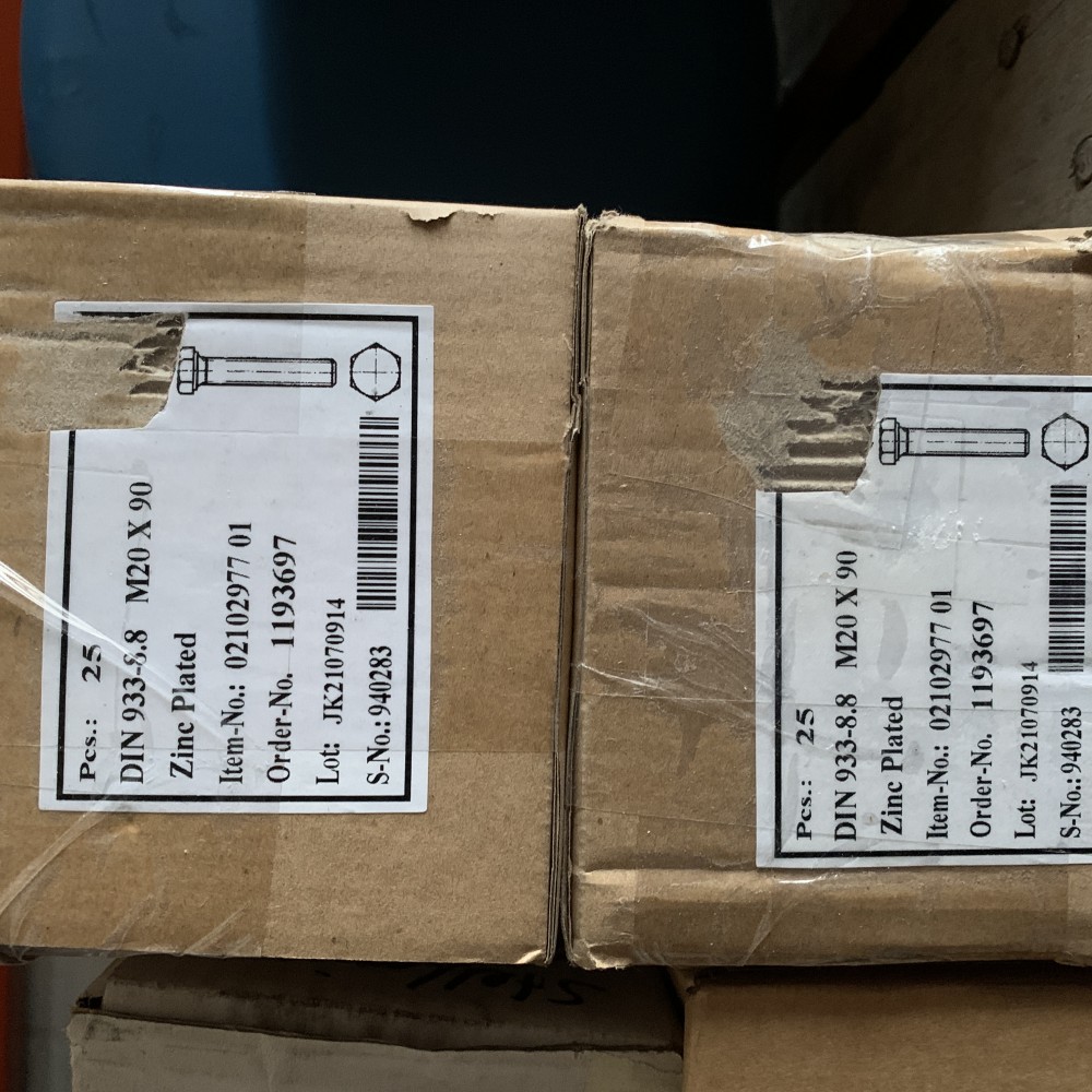 1) Sechskantschrauben M20x90