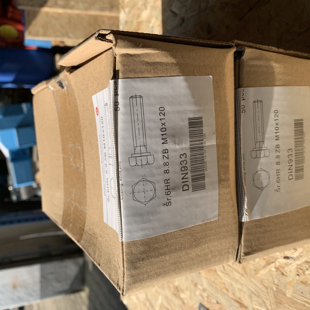 1)Sechskantschrauben M10x120