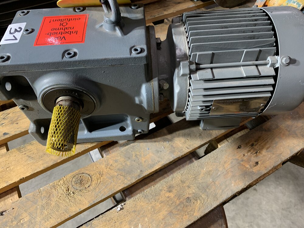 SEW S62 DT90S-4 - Bild 2