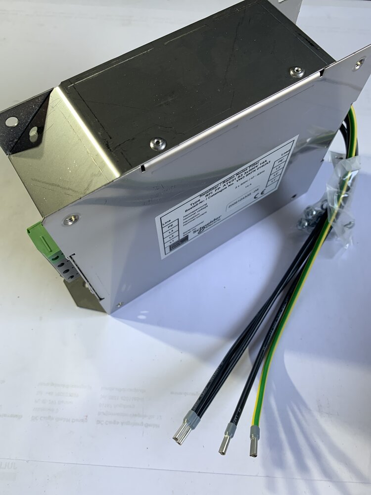 Schneider RFI FP ATV31S3 3*500V 14A - Bild 3